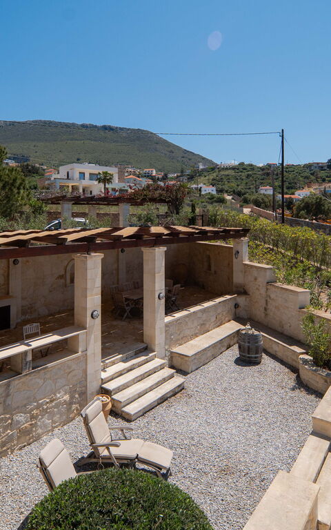 Villa Pi: Extérieur, Extérieurs