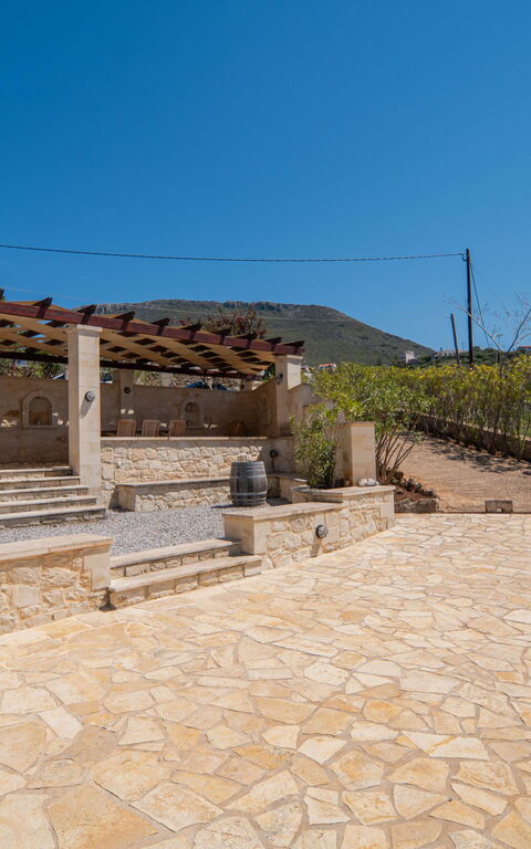 Villa Pi: Extérieur, Extérieurs