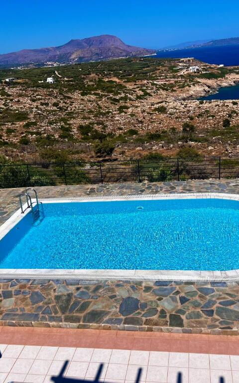 Villa Pi: Extérieur, Extérieurs, Vues