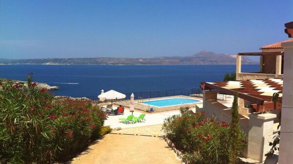 Villa Pi: Extérieur, Extérieurs, Vues