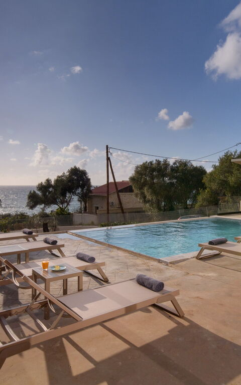 Villa Elais: bassin, Extérieur, Vues