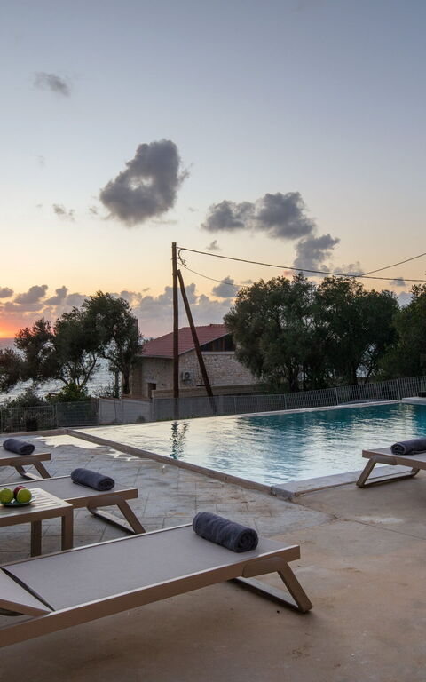 Villa Elais: bassin, Extérieur, Vues