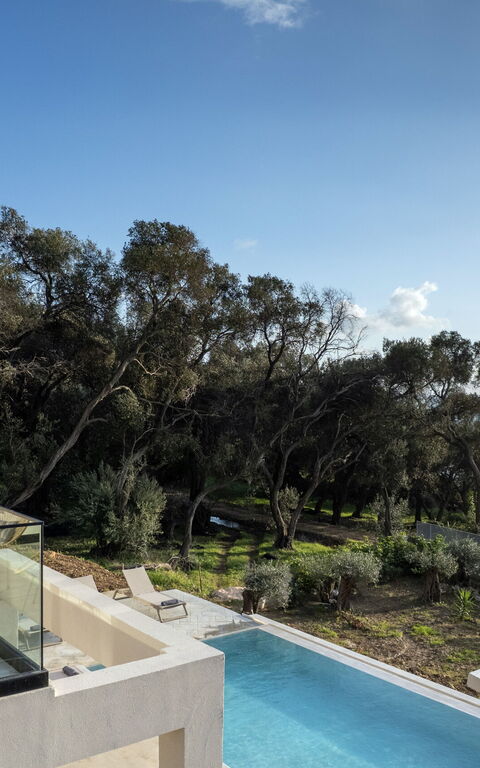 Villa Elais: bassin, Extérieur, Vues