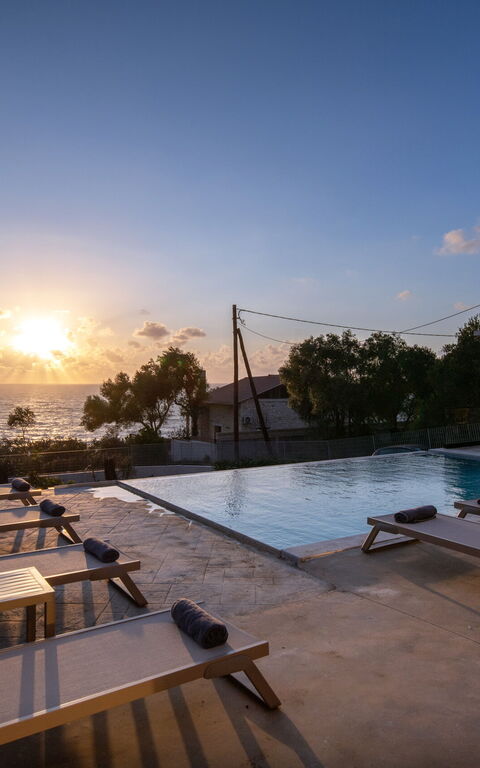 Villa Elais: bassin, Extérieur, Vues