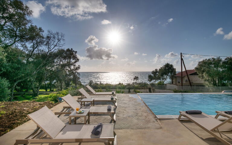 Villa Elais: bassin, Extérieur, Vues