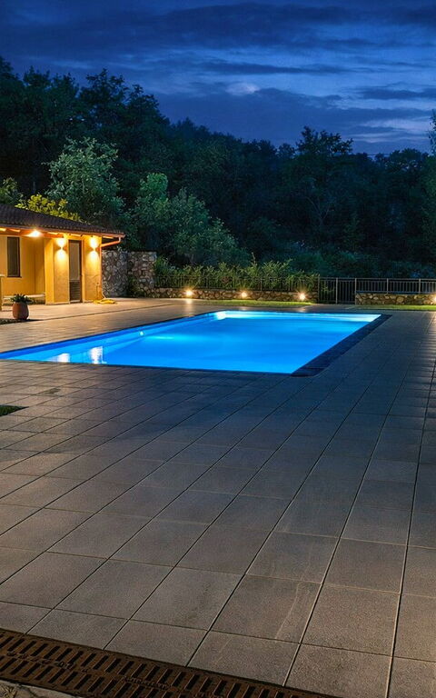 Le Driadi: bassin, Extérieur, Extérieurs