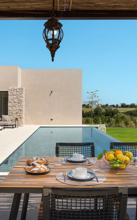 Eos Villa: Balcon / Terrasse / Patio, bassin, Extérieur, Extérieurs, Jardin