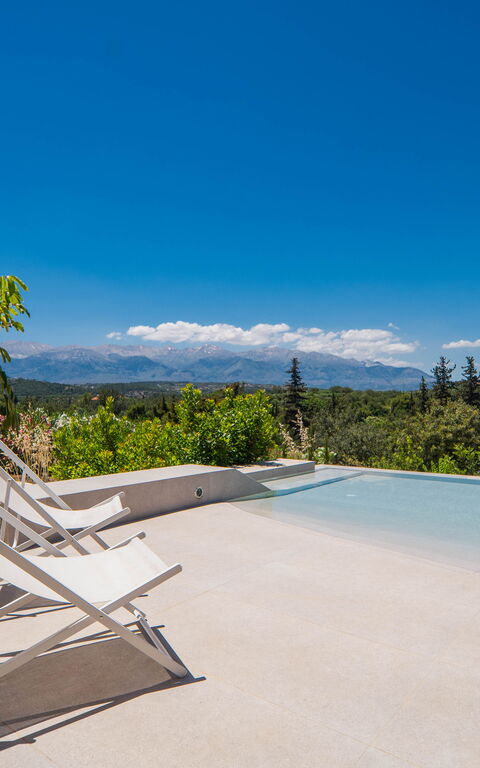 Villa Melia: bassin, Extérieur