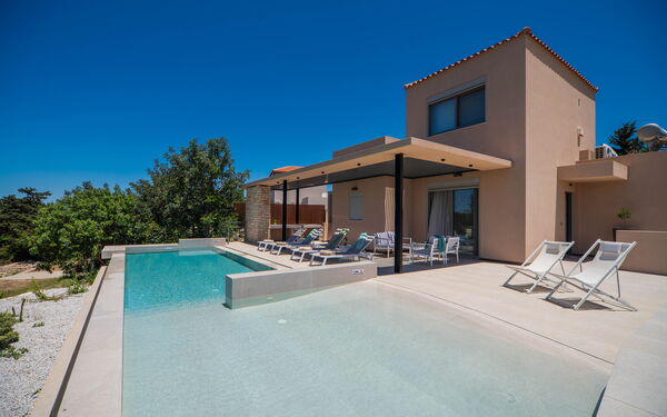 Villa Melia: bassin, Extérieur, Extérieurs