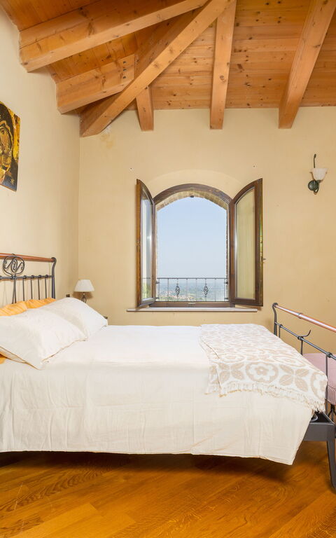 Villa Belvedere San Bartolo: chambre à coucher