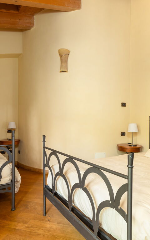 Villa Belvedere San Bartolo: chambre à coucher