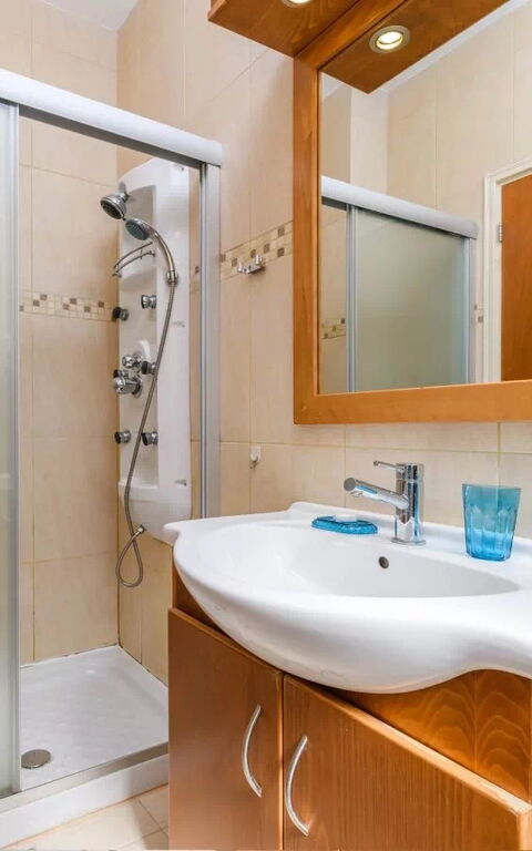 Royal Beachfront Villa: Salle de bain