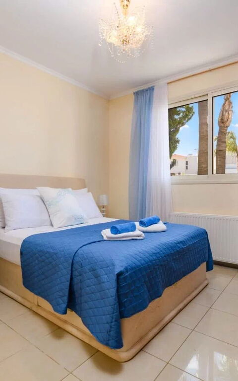 Royal Beachfront Villa: chambre à coucher