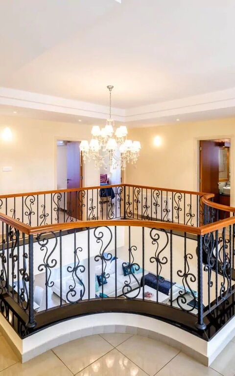 Royal Beachfront Villa: Autre salle