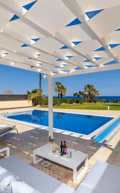 Royal Beachfront Villa: bassin, Extérieur, Extérieurs, Jardin, Vues