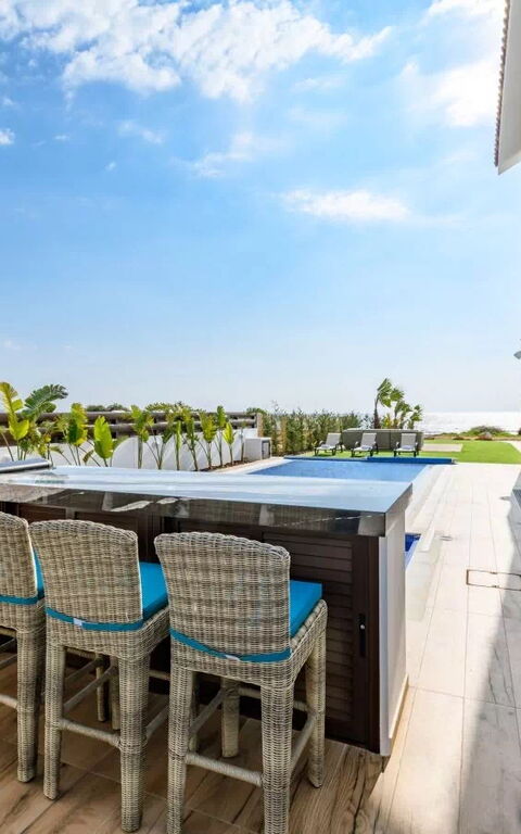 Serenity Seafront Villa: Balcon / Terrasse / Patio, Extérieur, Extérieurs
