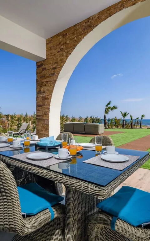 Serenity Seafront Villa: Balcon / Terrasse / Patio, Extérieur, Extérieurs