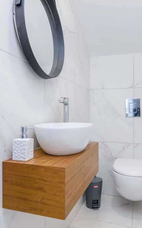 By the Beach - Royal Sapphire Villa: Salle de bain