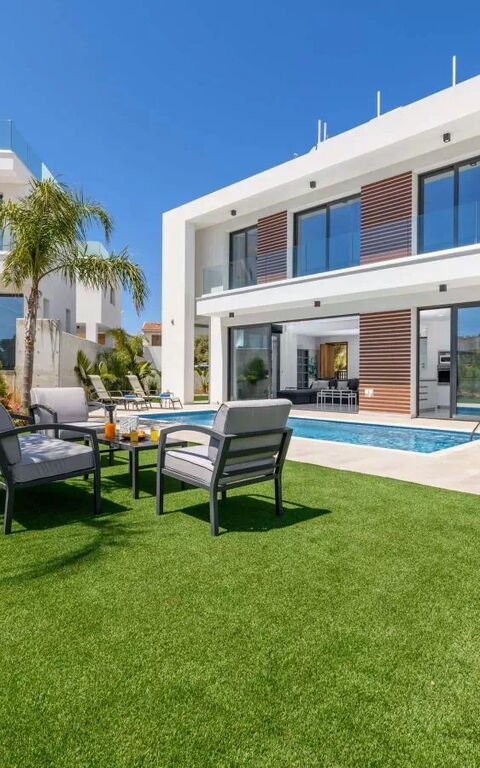 By the Beach - Royal Sapphire Villa: bassin, Extérieur, Extérieurs, Jardin