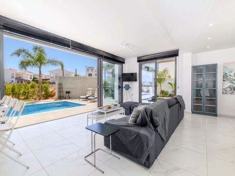 By the Beach - Royal Sapphire Villa