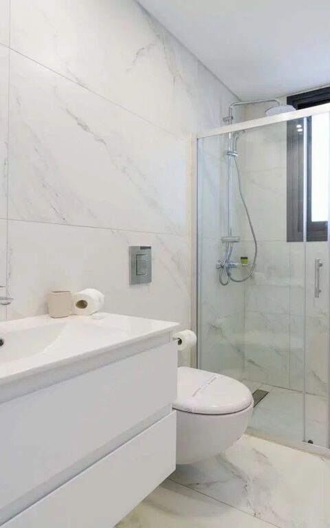 By the Beach - Sea Pearl Villa: Salle de bain