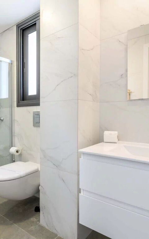 By the Beach - Sea Pearl Villa: Salle de bain