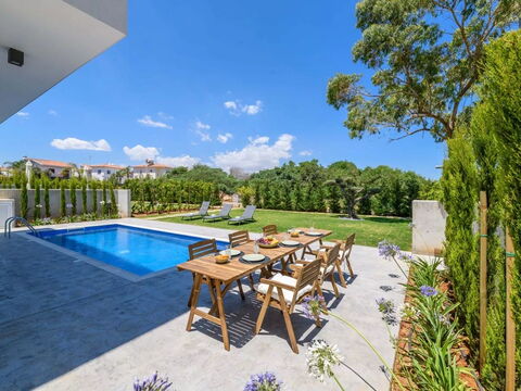 By the Beach - Sea Pearl Villa