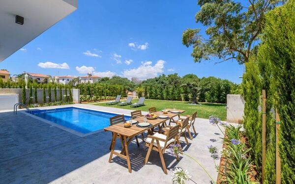 By the Beach - Sea Pearl Villa: bassin, Extérieur, Extérieurs, Jardin