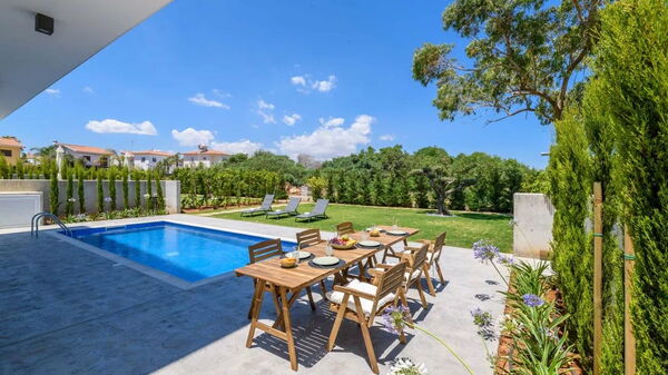 By the Beach - Sea Pearl Villa: bassin, Extérieur, Extérieurs, Jardin