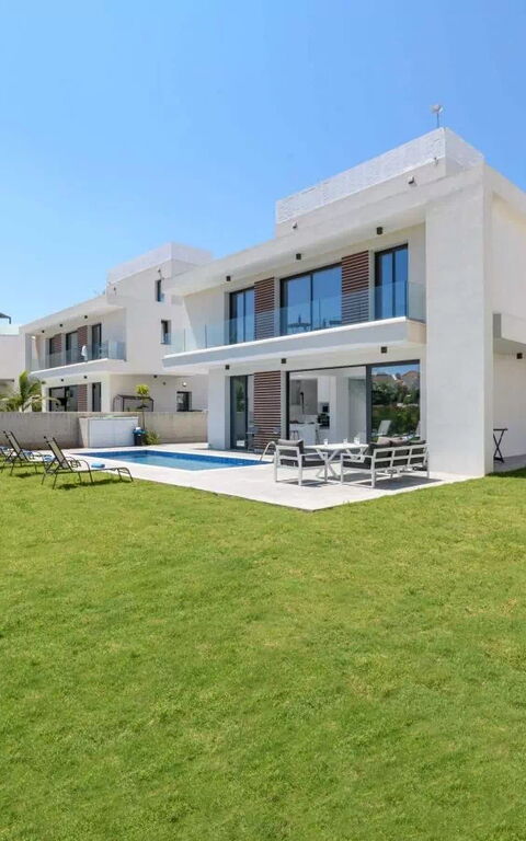 By the Beach - White Coral Villa: bassin, Extérieur, Extérieurs, Jardin