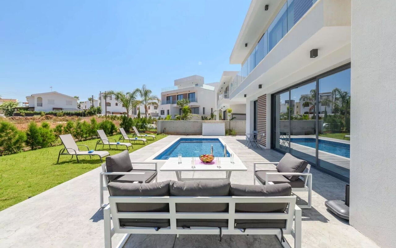 By the Beach - White Coral Villa: bassin, Extérieur, Extérieurs, Jardin