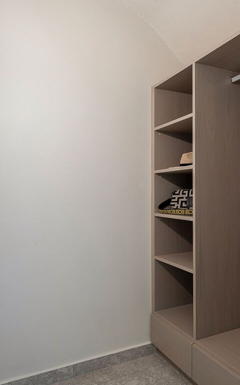 Ares Luxurious Residence: chambre à coucher
