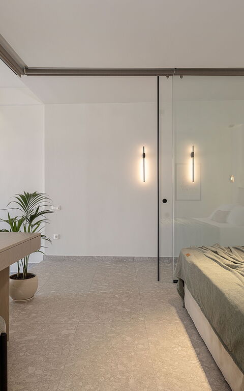 Ares Luxurious Residence: chambre à coucher