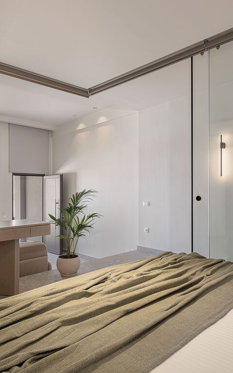 Ares Luxurious Residence: chambre à coucher