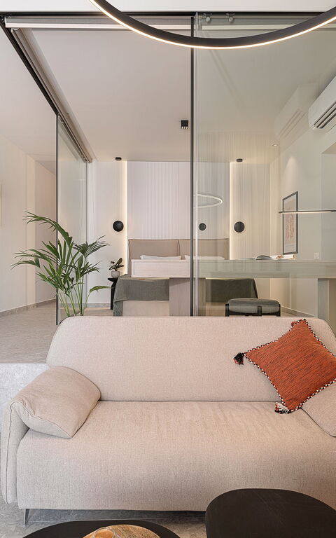 Ares Luxurious Residence: Salon