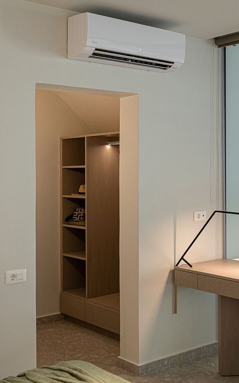 Ares Luxurious Residence: chambre à coucher
