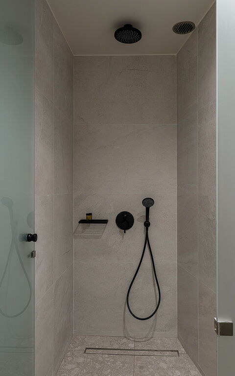 Ares Luxurious Residence: Salle de bain