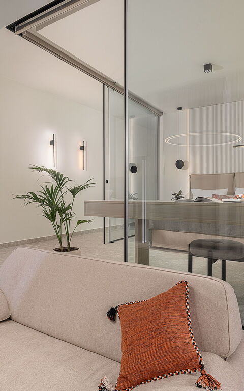 Ares Luxurious Residence: Salon