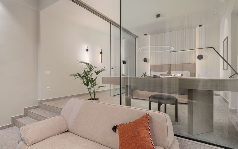 Ares Luxurious Residence: Salon