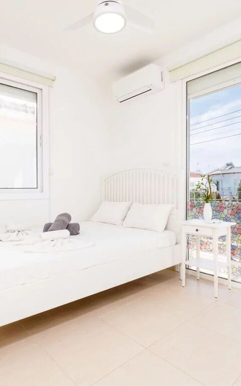 Aya Thekla Beach House: chambre à coucher