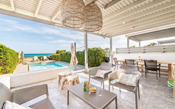 Aya Thekla Beach House: Balcon / Terrasse / Patio, bassin, Extérieur, Extérieurs
