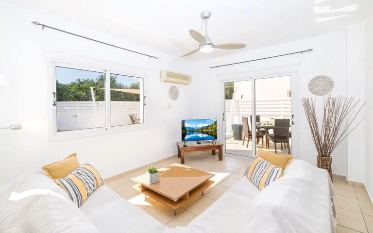 Ayia Triada Beach Gardens: Salon