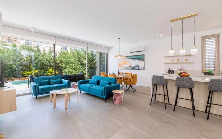 Azure Seaview - Ruby Villa: Salon