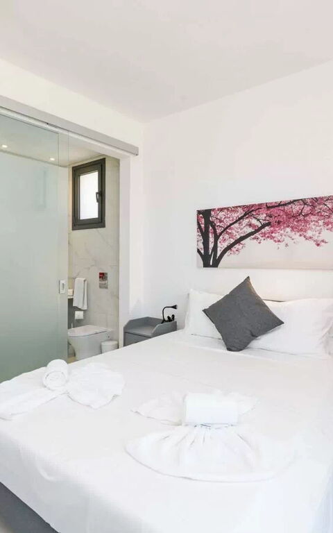 By the Beach - Emerald Seaview Villa: chambre à coucher