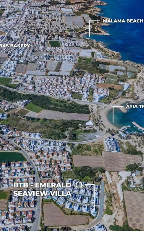 By the Beach - Emerald Seaview Villa: Vues