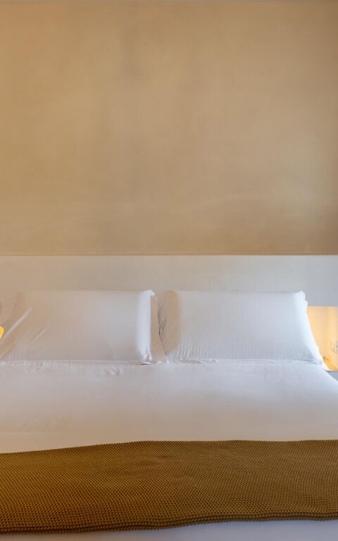 Villa Calanthia: chambre à coucher