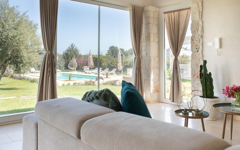 Villa Calanthia: Salon