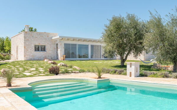 Villa Calanthia: bassin, Extérieur, Extérieurs, Jardin