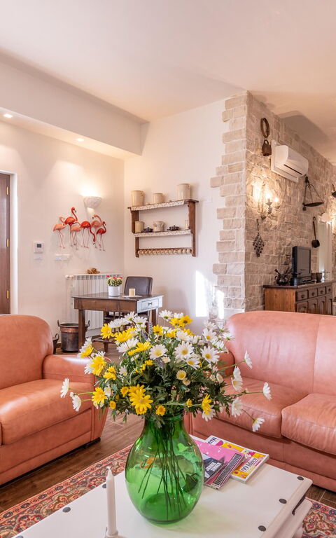 Villa Icaria: Salon