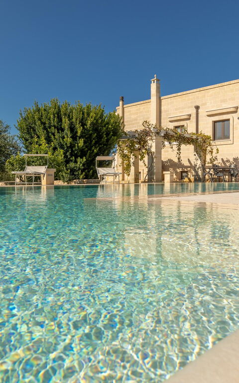Villa Icaria: bassin, Extérieur, Extérieurs